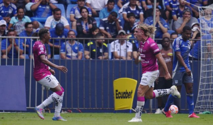 IDV sigue intratable y vence a Emelec por la mínima