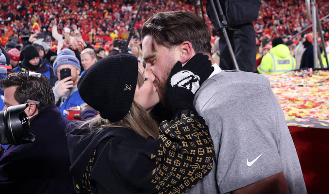 Taylor Swift y Travis Kelce confirman su compromiso