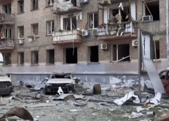 Bombardeo ruso deja 15 muertos en Kiev y daña edificio de la UE