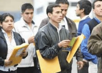 Tres de cada 10 ciudadanos están a un paso de caer en la pobreza