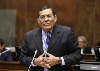 Denuncia contra Jorge Chamba por nepotismo sacude la Asamblea Nacional