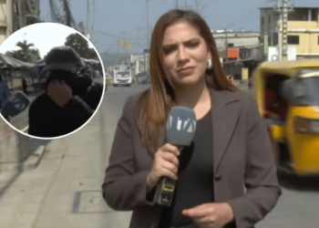 Hombre ataca equipo de Teleamazonas en plena transmisión en Guayaquil
