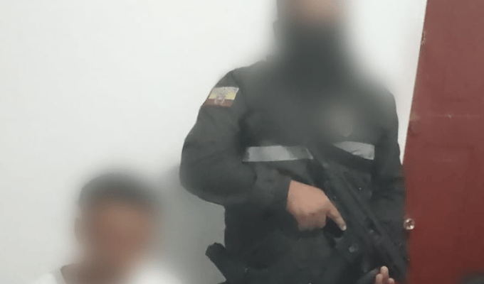 Aprehendido con arma traumática en night club de Manabí
