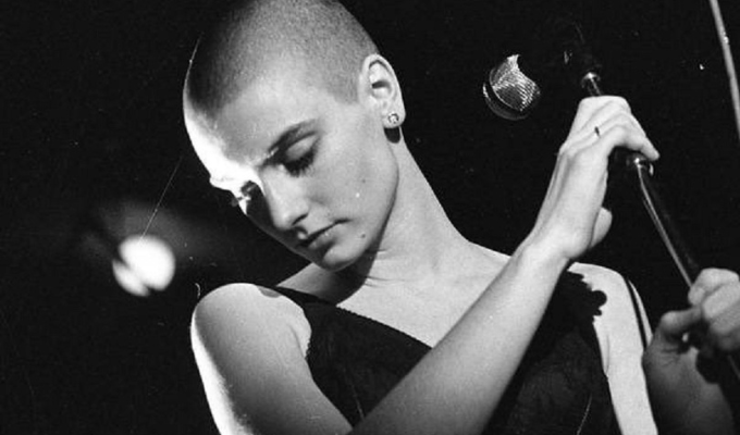 Sinéad O'Connor: entre tributos y críticas, la polémica llega