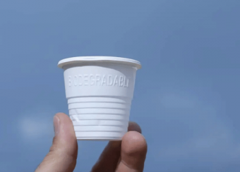 Finlandia el primer plástico biodegradable hecho con emisiones de CO2