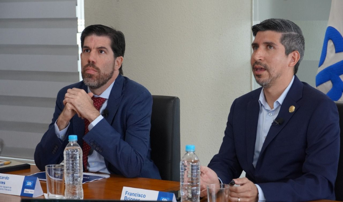 ¡Candidatos a Vicepresidencia pasan por el PCR Tributario del SRI!