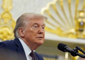 Trump asegura que EE.UU. destruyó barco con drogas de Venezuela