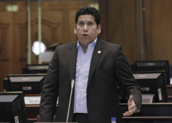 Richard Gómez habría vaciado cuenta del sindicato de CNEL