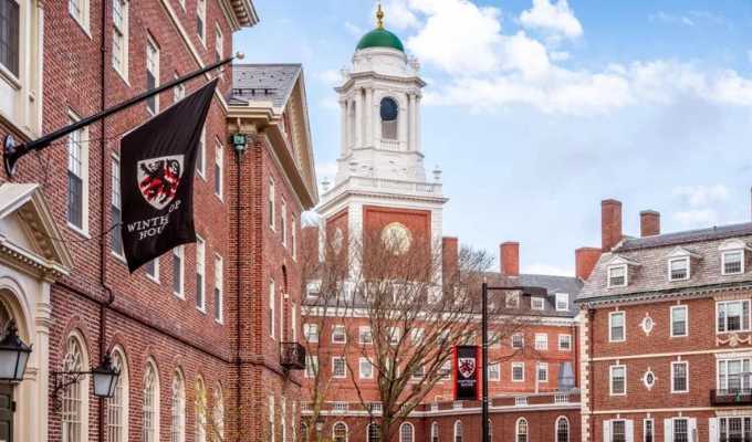 Jueza frena a Trump: anulan recorte de USD 2.200 millones a Harvard