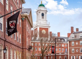 Jueza frena a Trump: anulan recorte de USD 2.200 millones a Harvard