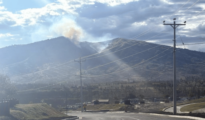 Incendio forestal arrasa con el cerro Ilaló este 3 de septiembre