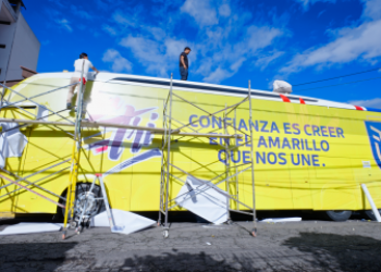 ¡La Tri ya está en Guayaquil y estrena bus!