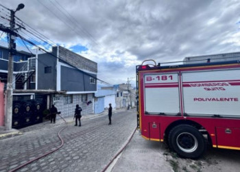 Quito: hombre intentó quemar a su familia con gasolina y gas