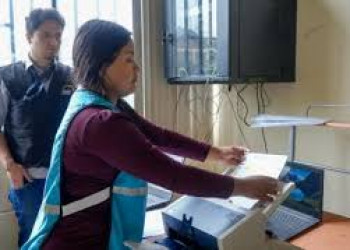 Así puedes cobrar la compensación por ser miembro de mesa en Ecuador