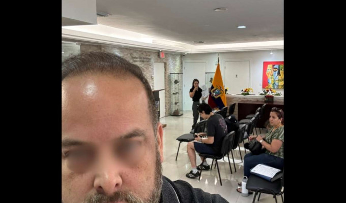 Prófugo firma medida cautelar en el Consulado de Ecuador en Miami