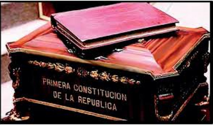 Asamblea sesiona en Riobamba por los 195 años de la Constitución