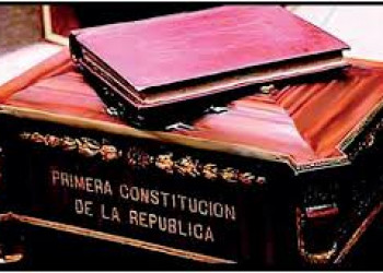 Asamblea sesiona en Riobamba por los 195 años de la Constitución