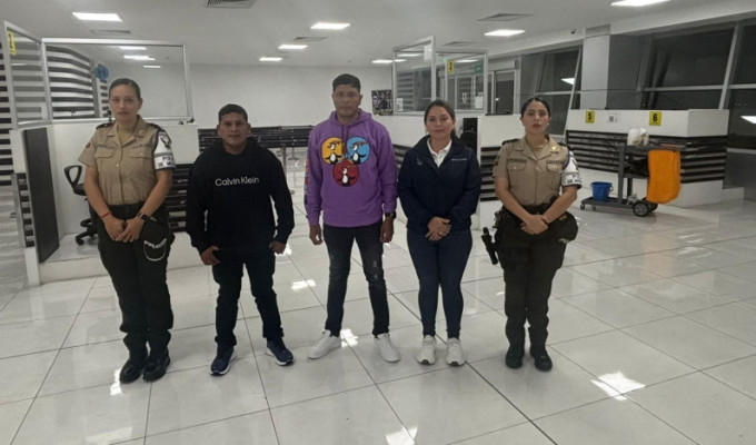 Cayeron en Manta: ecuatorianos viajaron con pasaportes mexicanos