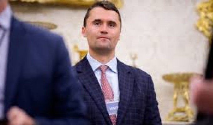 Charlie Kirk, aliado de Trump, murió tras un disparo