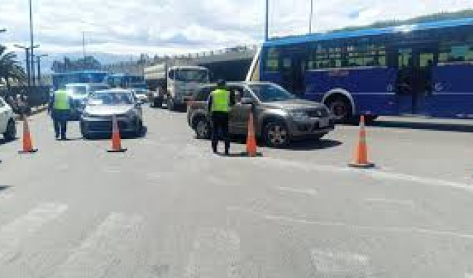 Carchi levantó el paro de transportistas tras un acuerdo