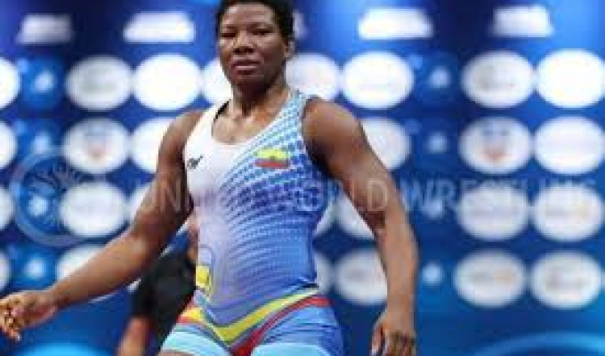¡Génesis Reasco reina del mundo en 76 kg!