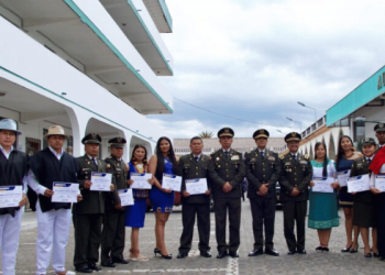 Reconocen a policías de pueblos y nacionalidades en Latacunga
