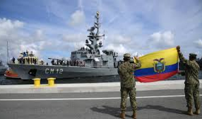 Noboa llamó a referendo por bases militares extranjeras en Ecuador