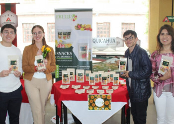 Wambras Emprendiendo abrió su feria por el Día de las Flores Amarillas