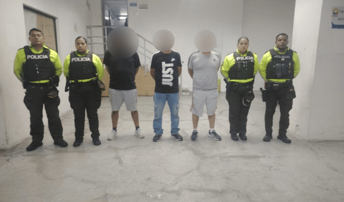 Tres capturados por presunto secuestro extorsivo en el norte de Quito
