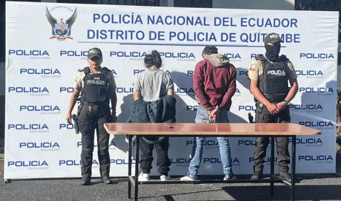 Quito: dos capturados tras robo con cuchillo