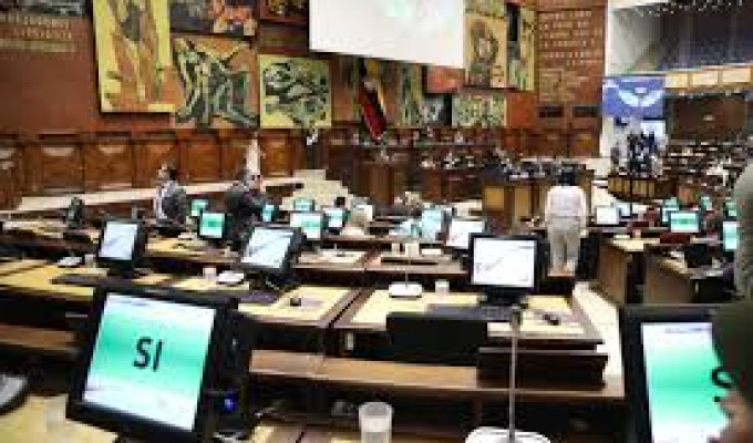 Asamblea aprobó ley para que el Biess pueda endeudarse