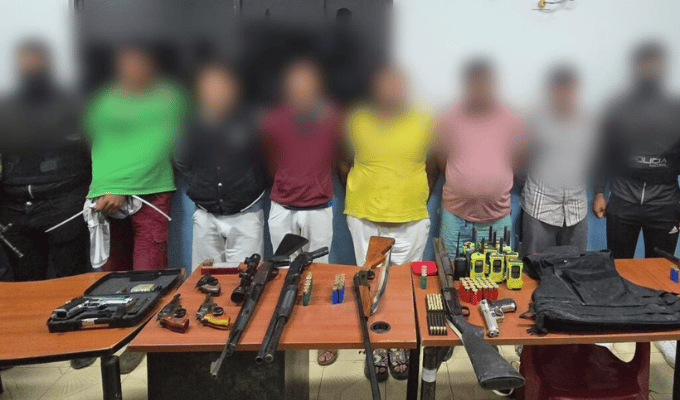 Tres aprehendidos con armas en intervención policial en Guayas
