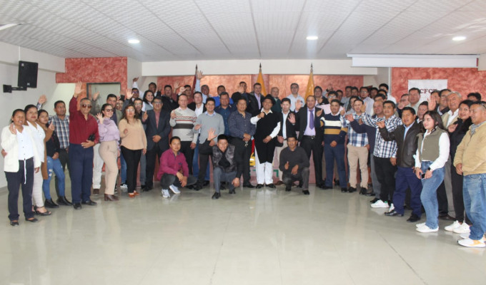 Capacitan a 220 taxistas en Tungurahua con curso avalado por la UTA