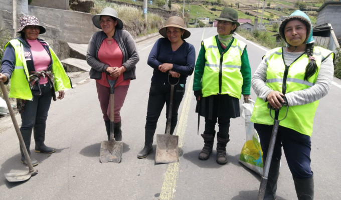 Manos pillareñas que cuidan los caminos