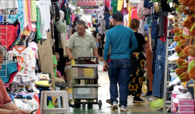 IVA al 8% en feriados y presión para adelantar el “bono navideño”
