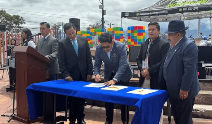 UNACH entregó más de 4.000 bienes al sistema educativo de Chimborazo
