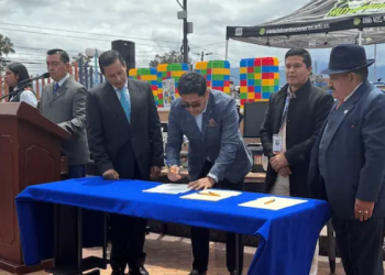 UNACH entregó más de 4.000 bienes al sistema educativo de Chimborazo