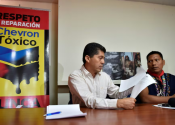 Fajardo apunta al Gobierno: “quieren pagar en silencio a Chevron”