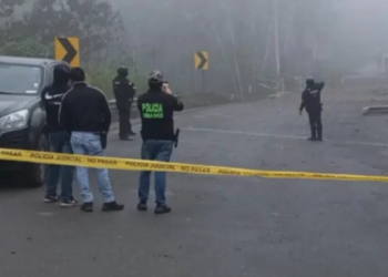 Explosión dañó el puente de Mollopongo y cerró la Cuenca–Pasaje