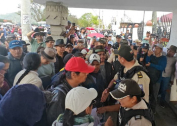 Mesa de diálogo en Otavalo cuenta con mediación de la Iglesia