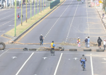 Otavalo firmó la paz: levantaron 24 días de paro por el diésel
