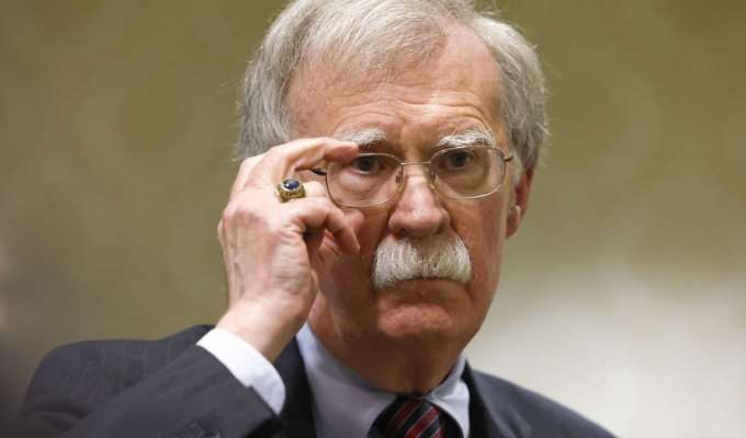 Acusan a John Bolton por mal manejo de secretos: 18 cargos