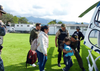 Otavalo: Policía trasladó en Aeropolicial a menor con enfermedad
