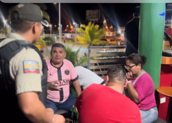Noche de clausuras y citaciones en el Malecón de las Palmas