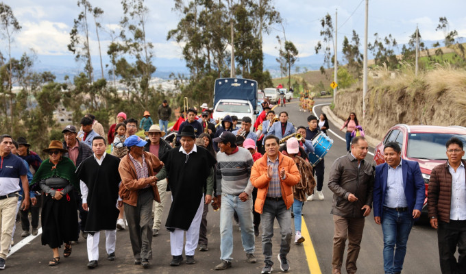 Pelileo estrenó 1,5 km de asfalto para unir cinco parroquias