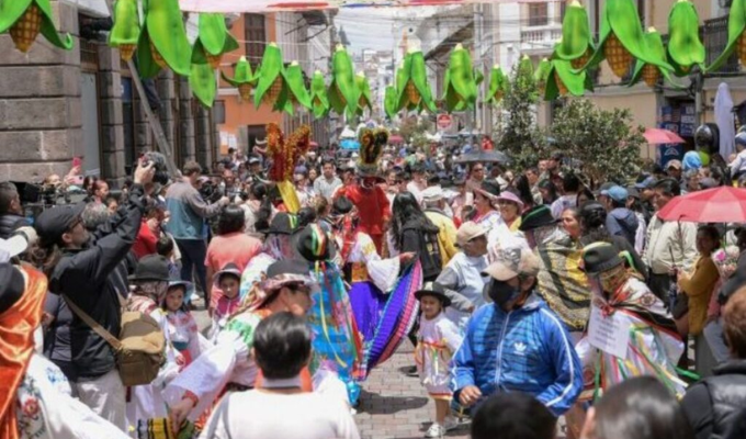 Feriado de noviembre 2025 en Ecuador: ya se siente el descanso