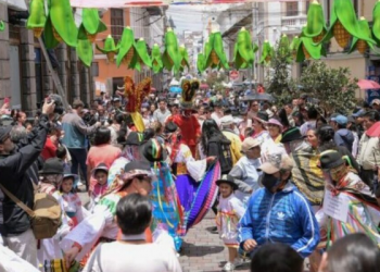 Feriado de noviembre 2025 en Ecuador: ya se siente el descanso