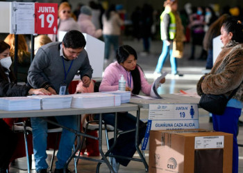 CNE arma y envía 89 kits tech para el voto en el exterior