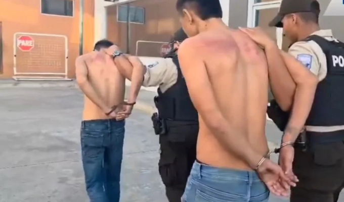 Cayó dúo armado tras asalto en bus de Montecristi