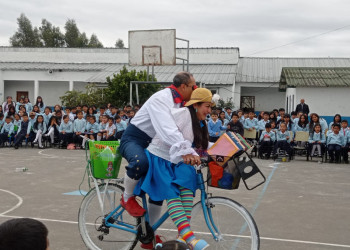 Biblioteca Viajera lleva lectura y cultura a Tungurahua